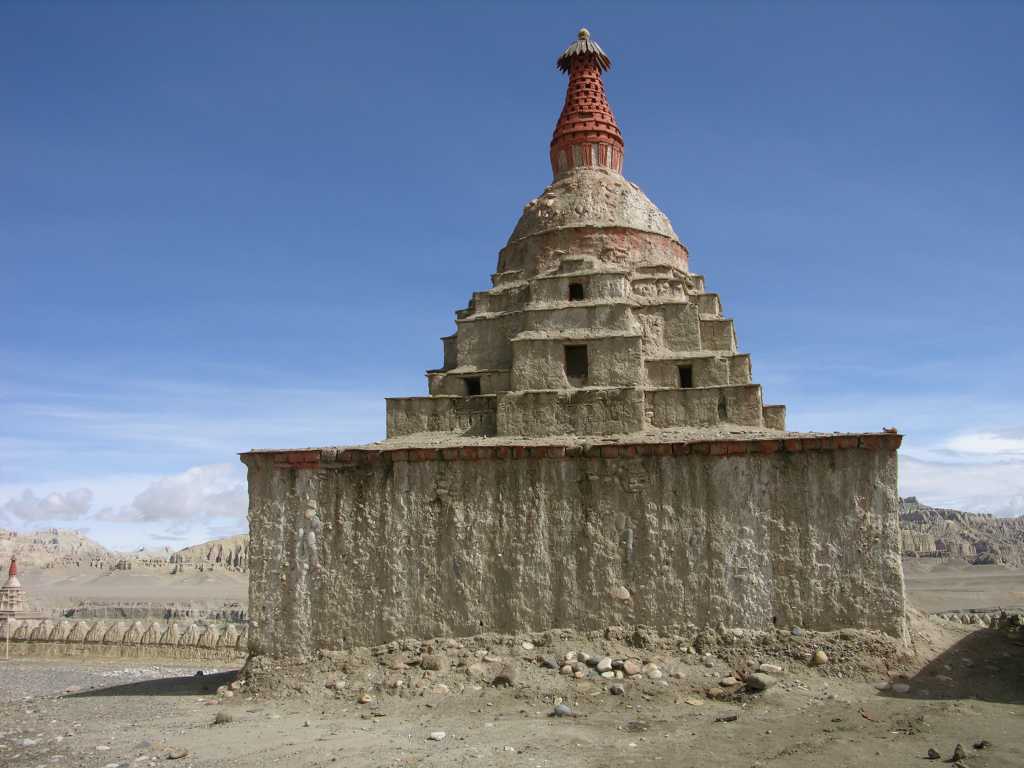 Tibet Guge 04 Tholing 08 Chorten 3 Just to the west of the Tholing Monastery compound is a third chorten.